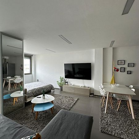 Hitech Appartment Amaliada Esterno foto
