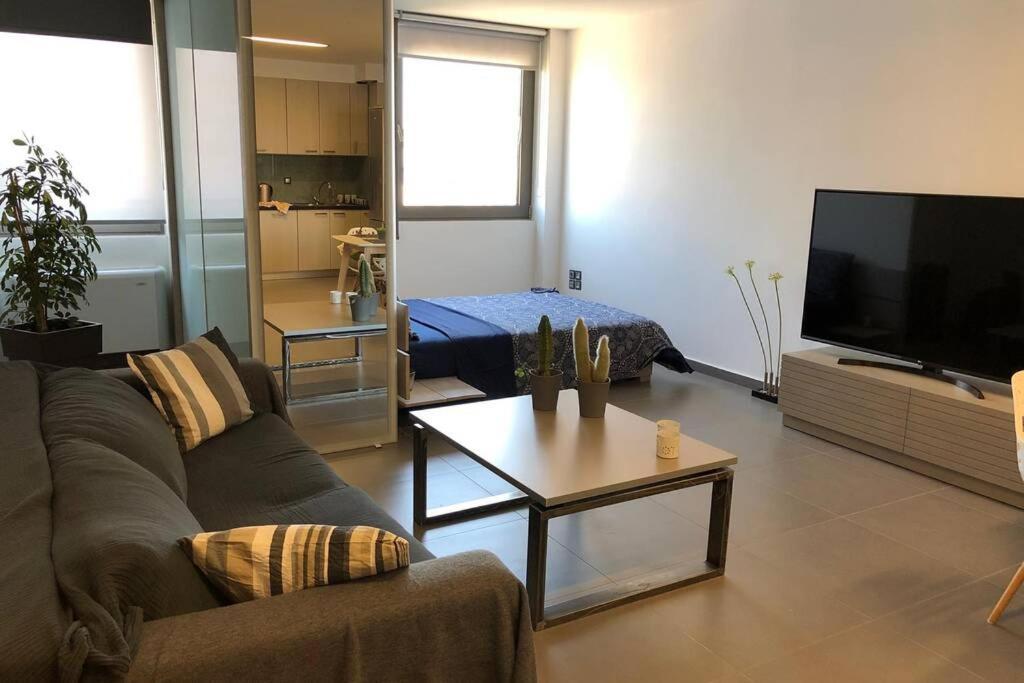 Hitech Appartment Amaliada Esterno foto
