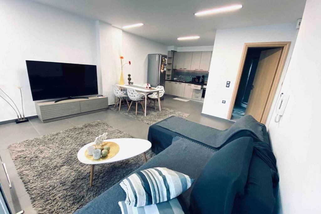 Hitech Appartment Amaliada Esterno foto