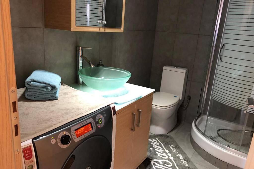 Hitech Appartment Amaliada Esterno foto