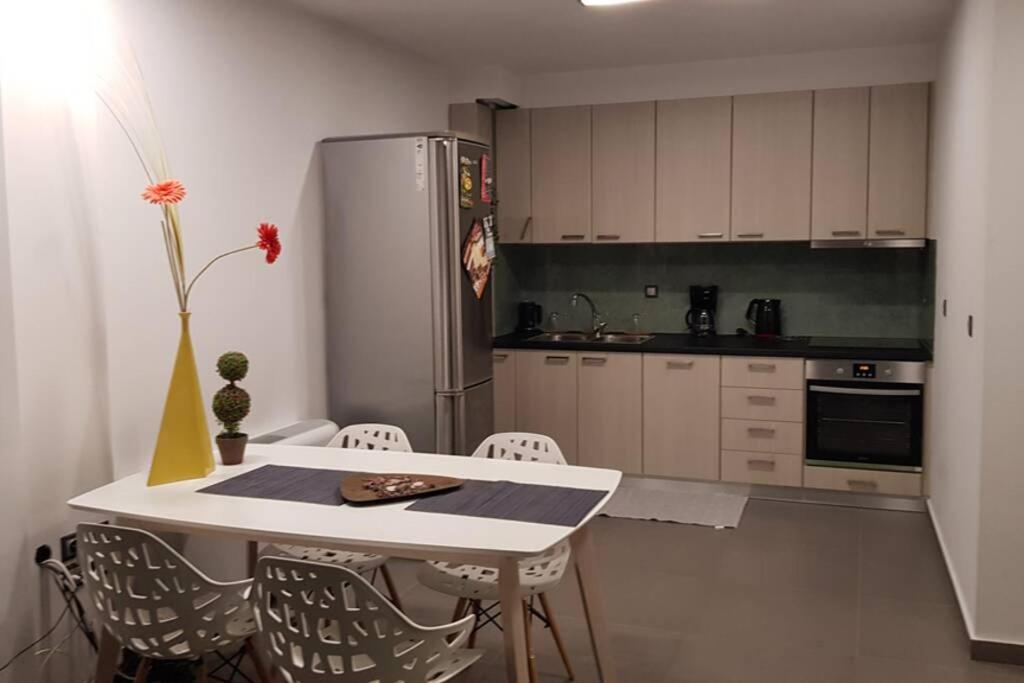Hitech Appartment Amaliada Esterno foto